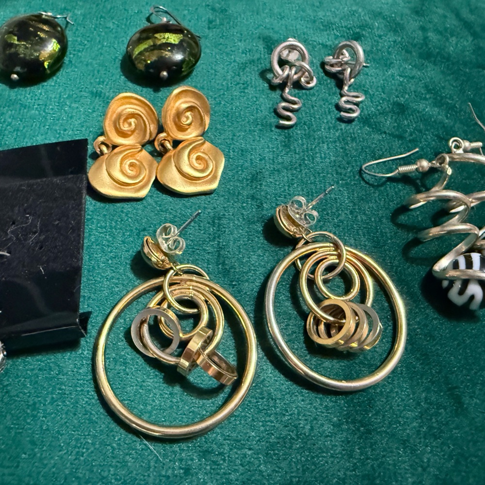 Earrings - Picture 2 of 3